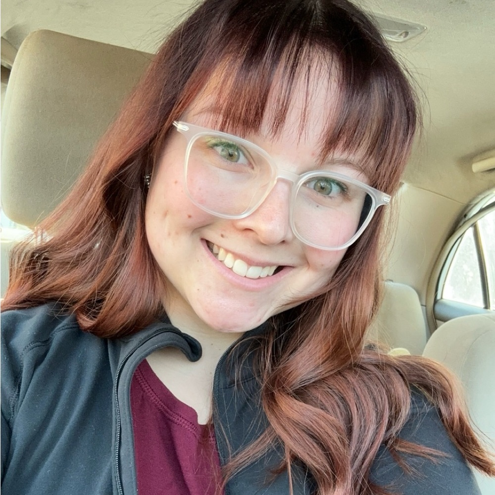 Meet your Posher, Lia